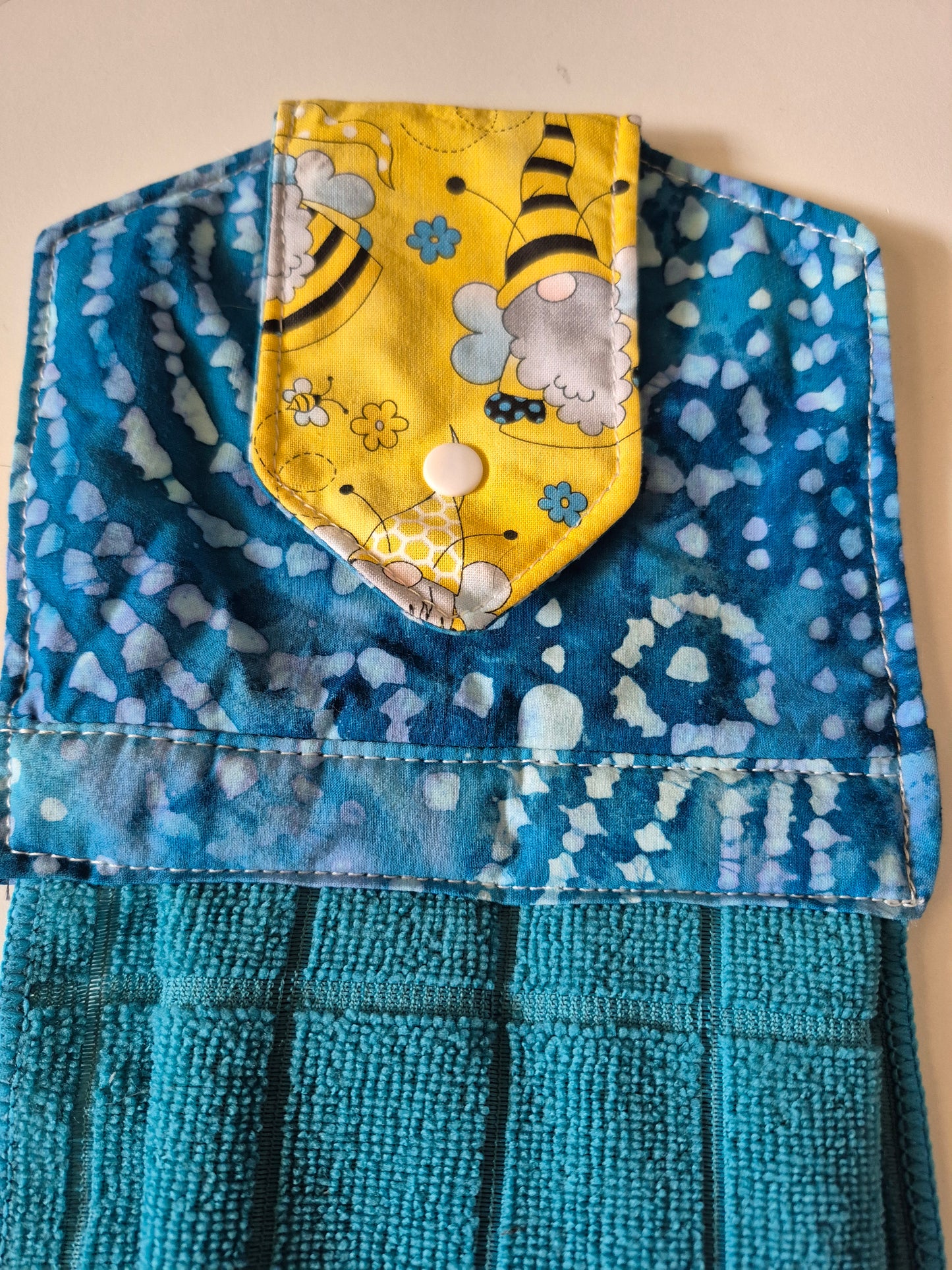 Cute Bee Snap-On Kitchen Towel | Handcrafted Microfiber